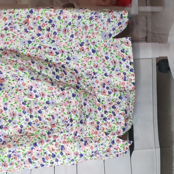 Spaghetti straps floral dress - Picture 3 of 6